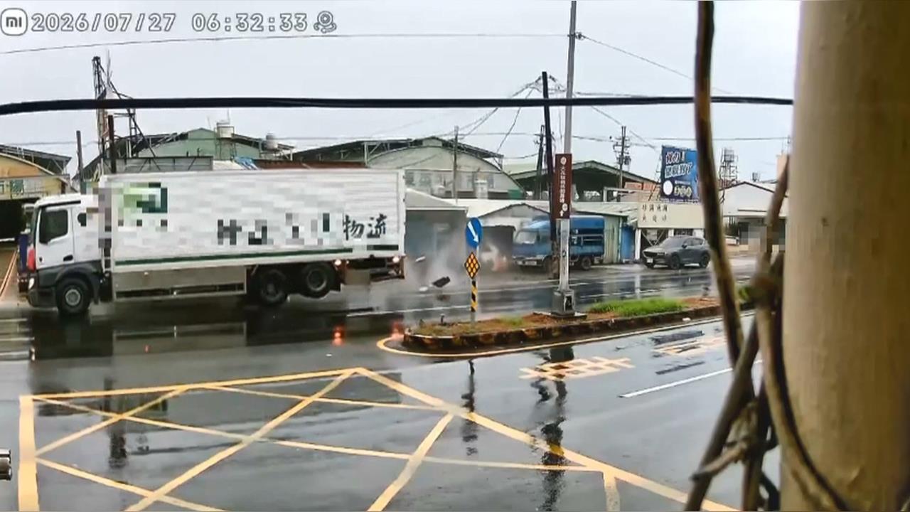 貨車撞電桿！毒駕駕駛「身體狂抖」　往草叢丟喪屍煙彈欲滅證