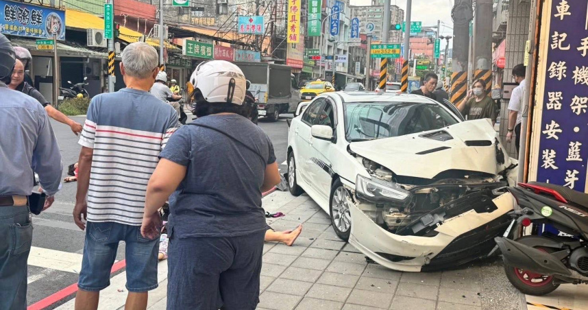 暴衝撞機車群害6人送醫　駕駛竟無照