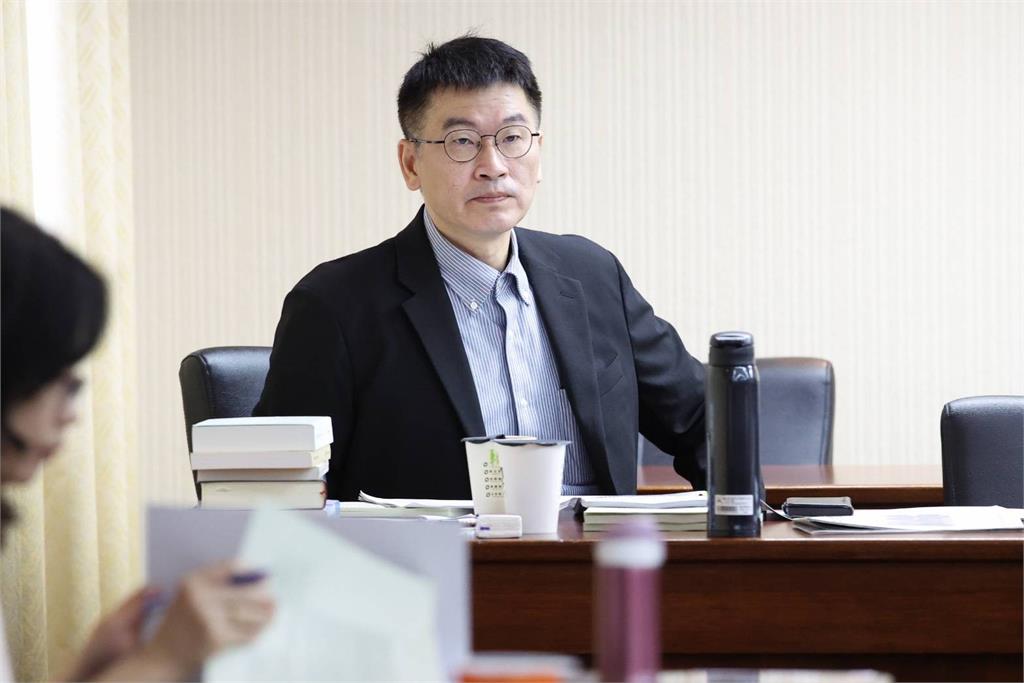台灣咖啡師遭改國籍　梁文傑酸：鄭麗文對「一中原則」感到興奮