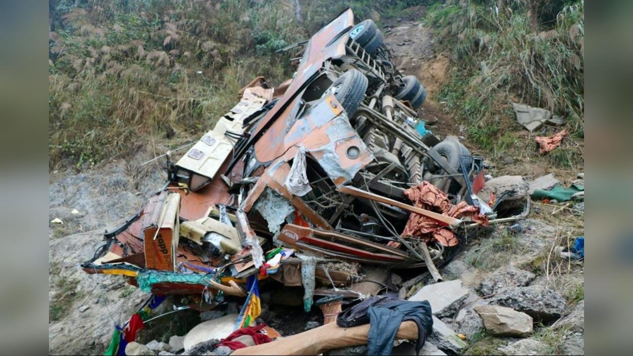 快新聞／尼泊爾巴士深夜墜河「至少18死28傷」　3外國遊客喪命