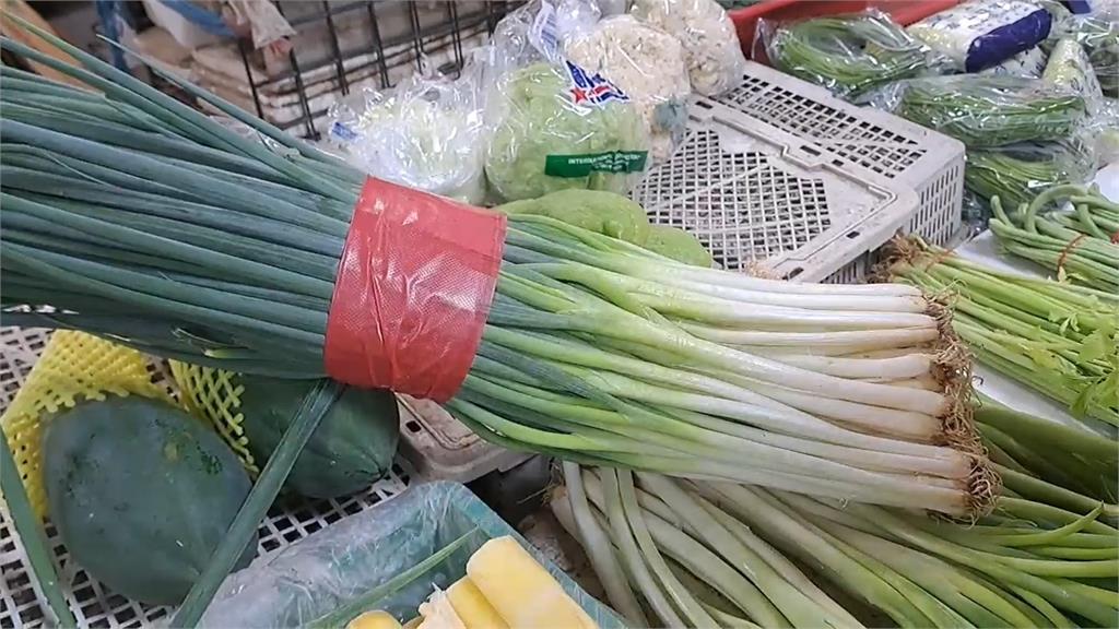 快新聞／颱風+豪雨雙重夾擊！蔥價飆升　銅板蔥油餅店撐不住紛紛休息