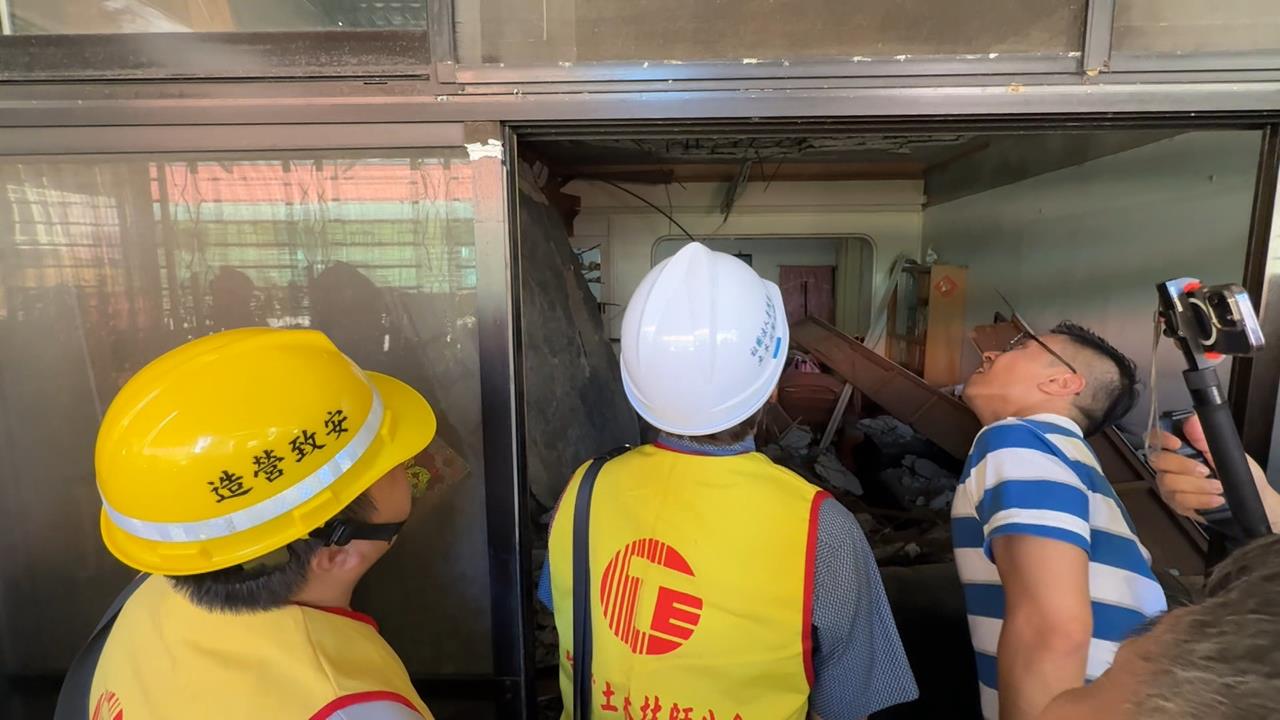 七堵公寓三樓天花板塌！　土木技師到場勘查