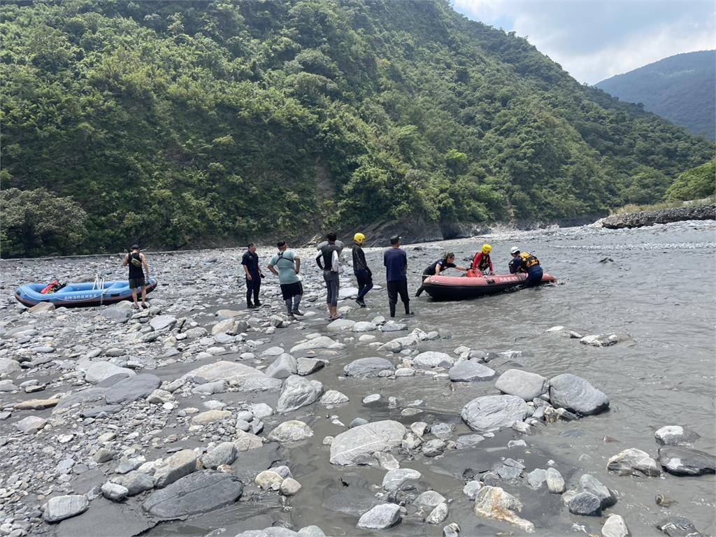 快新聞／溪水暴漲！　屏東霧台漂漂河7名遊客受困