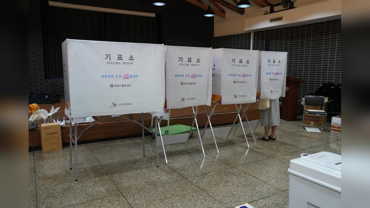 快新聞／南韓選票短缺！萬人怒喊重選　吳靜怡開轟：推不在籍投票「想亂台灣？」