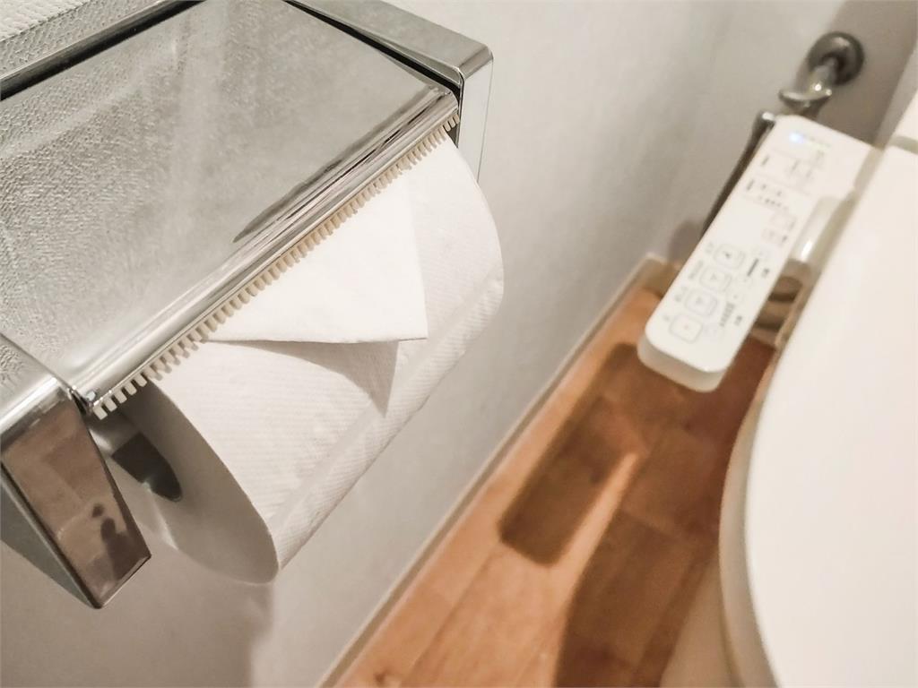 「拒買衛生紙」全家六口共用一條毛巾　奇葩媽堅稱：很乾淨！