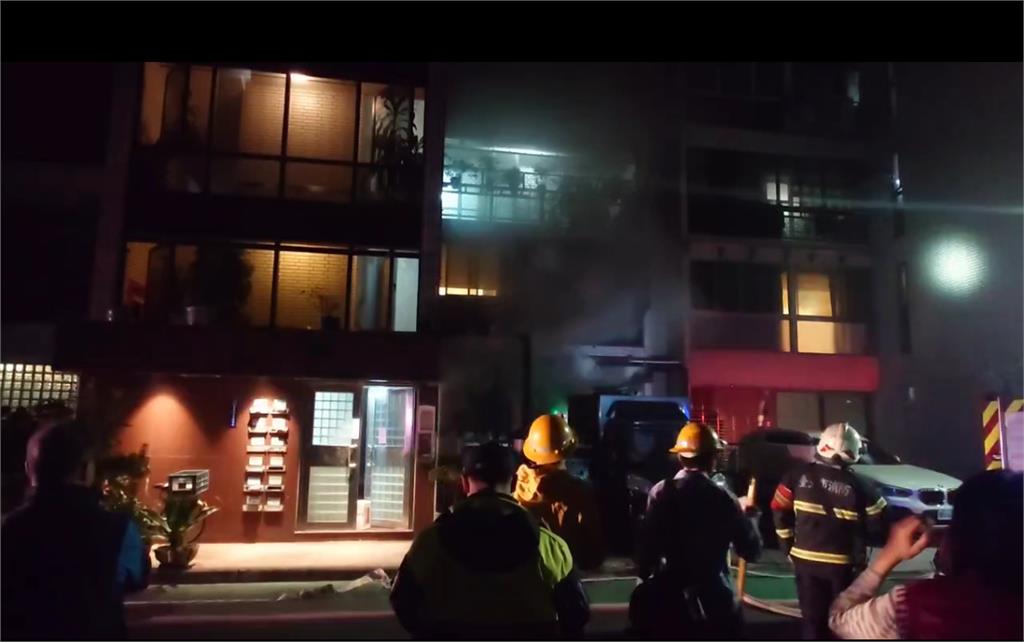 快新聞／北市民權東路凌晨火警　警消急疏散7男22女