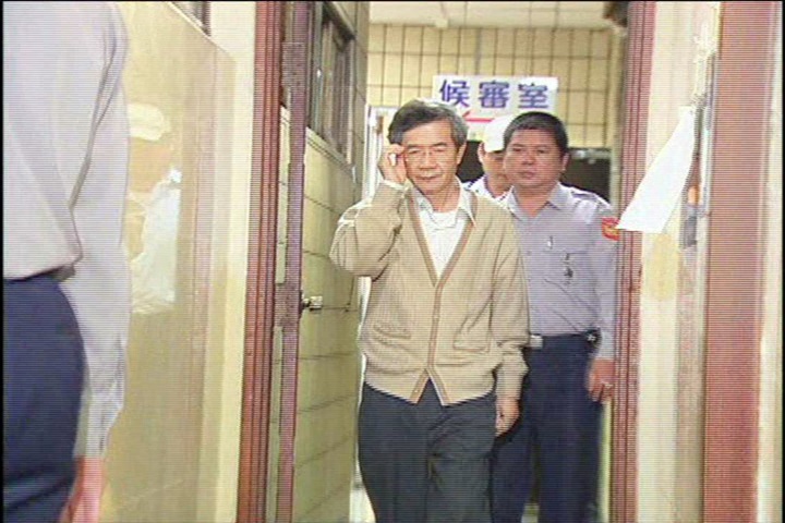 涉司法黃牛案入獄7年 陳哲男假釋出獄