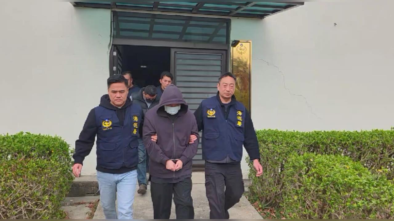 潮牌大亨吸金上億「坐桶子」偷渡　砸50萬買通人蛇集團！海巡登船逮捕