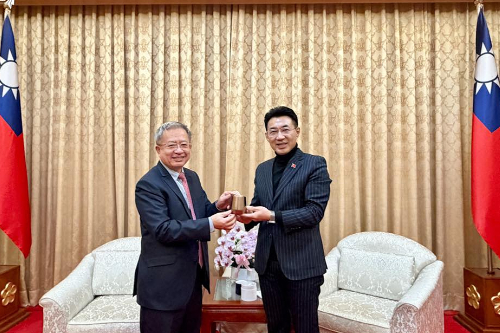 黃仁勳再掀浪潮 江啟臣盼打造台中AI機器人智慧園區