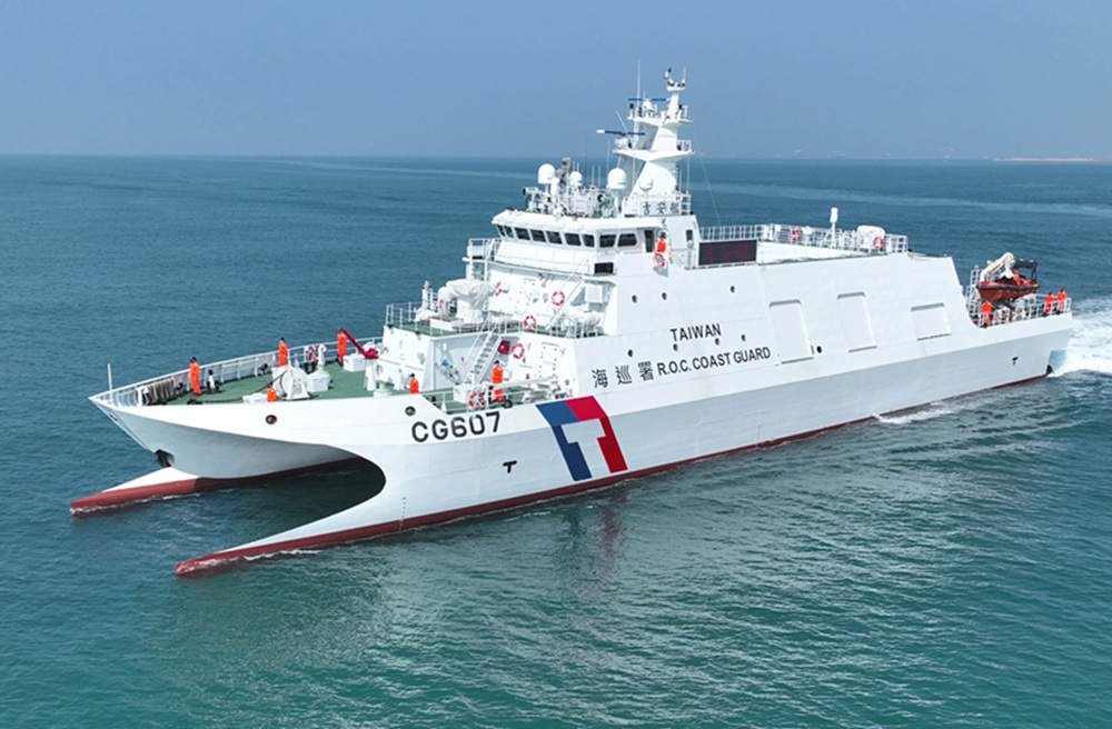 中國海警普陀山艦編隊執法巡查 海巡署批假執法真擴權