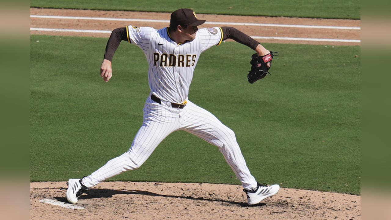 MLB(影)/單局連9球滑球飆3K! 教士救援投手演出大聯盟罕見紀錄