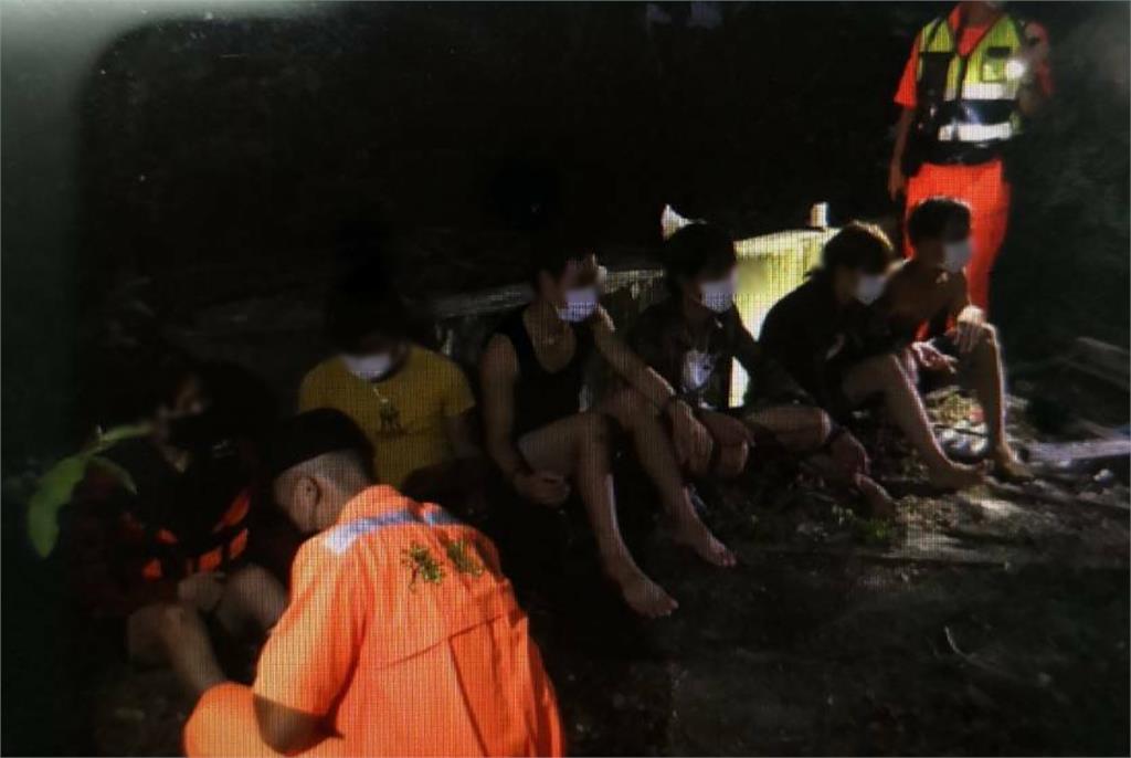 快新聞／越南偷渡客跳海自墾丁上岸 33人被逮還有人成功脫逃遭全面查緝中