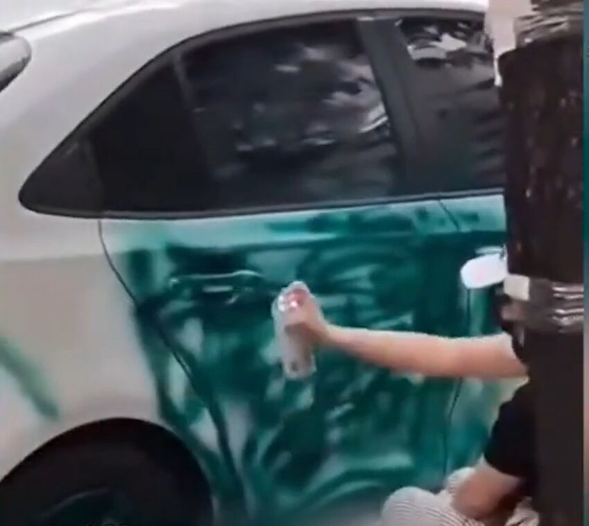 姊弟戀分手男友無縫接軌其她姊姊　前任抓狂對情敵座車噴漆報復