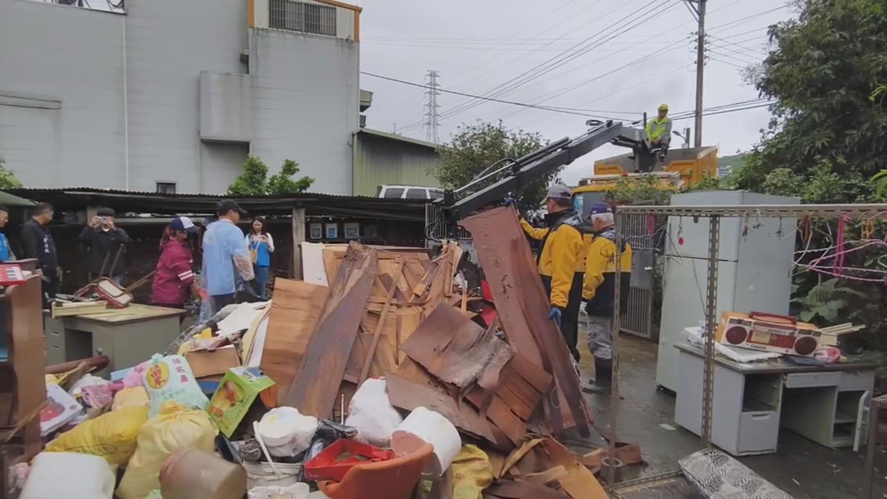 苗栗豪雨釀災「水淹三合院」　５天清出近５０噸泡水廢棄物