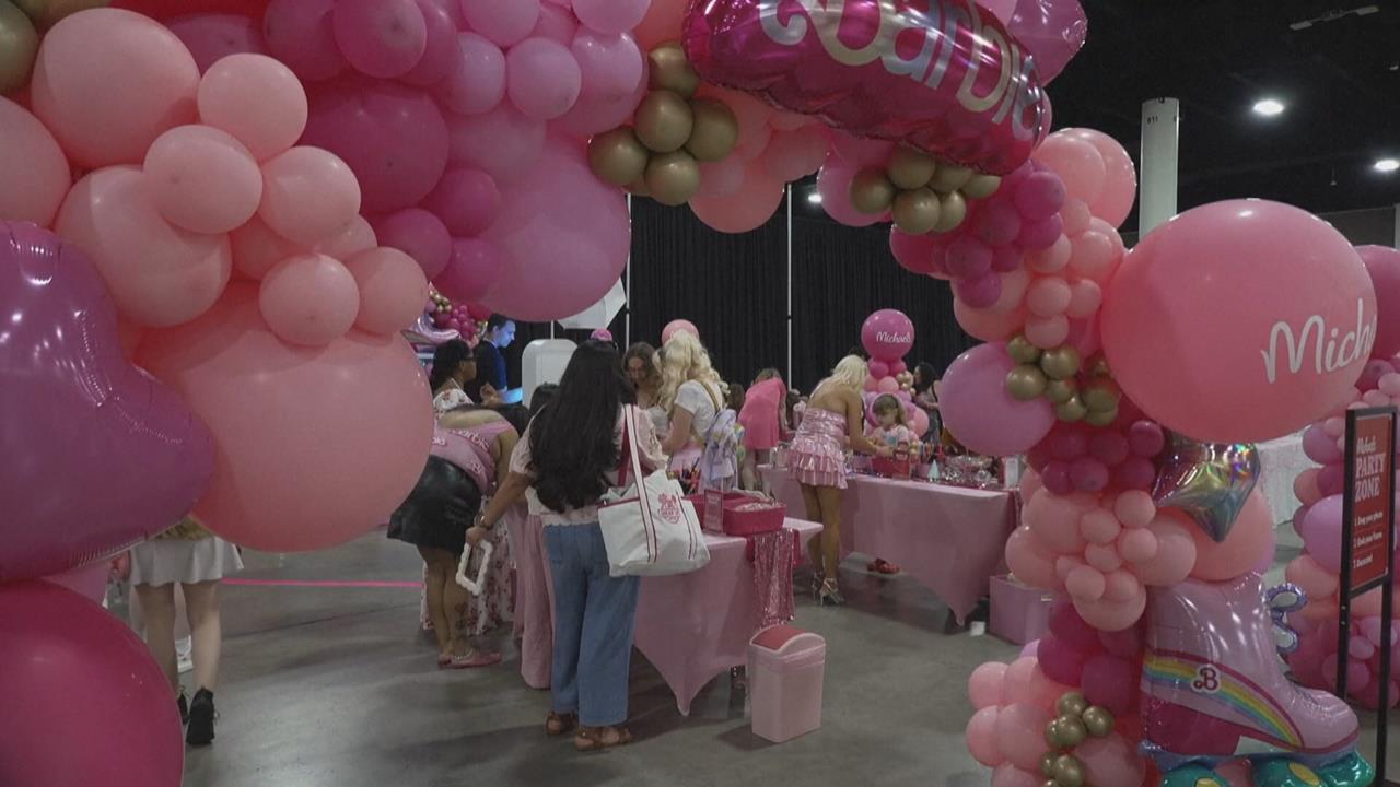 超夢幻！美國「芭比夢幻展」登場　全場沉浸一片粉紅