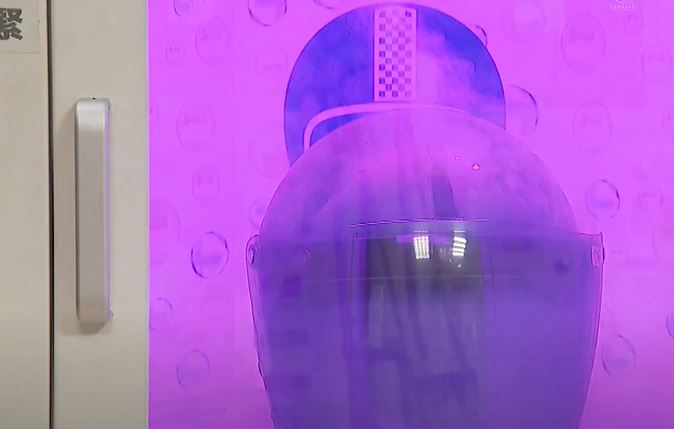 「安全帽專洗機」紫外線殺菌除臭只要8分鐘