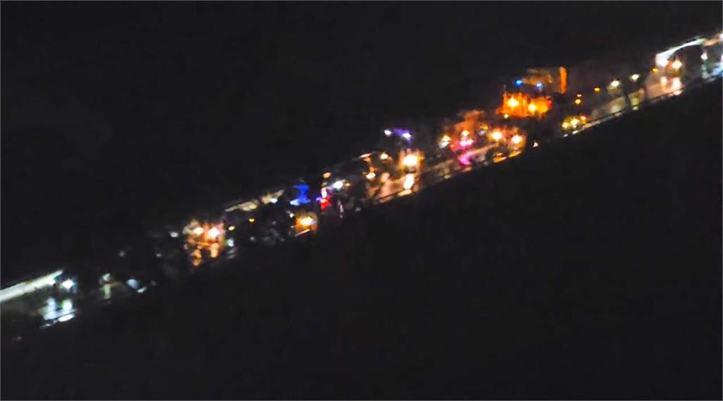 快新聞／塞爆！台9線120K曳引車「自撞山壁」　南北向一度回堵2公里