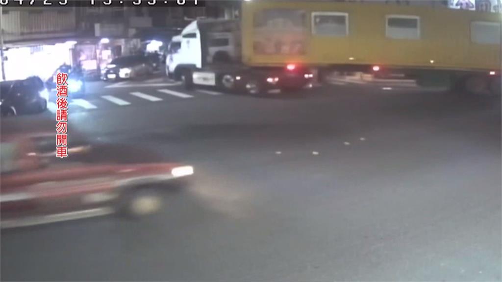 媽祖遶境休息車擦撞路邊車　駕駛酒測值高達0.91