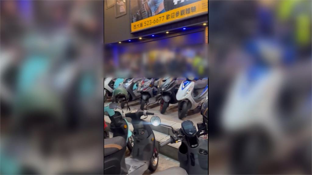 2男爭風吃醋談判破裂當街械鬥 身上「家私」不少 搜出空氣槍、鋸子