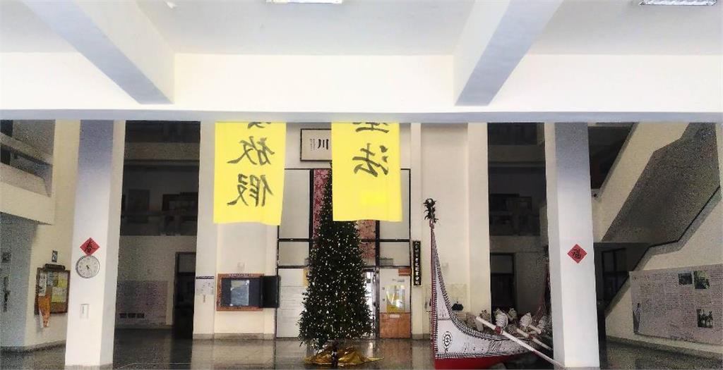 快新聞／清大學生今再擺攤收罷免連署書　校方說話了