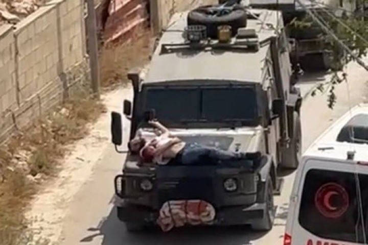 快新聞／虐待戰俘？以色列軍被踢爆　將受傷巴人「綁在車上」遊街示眾