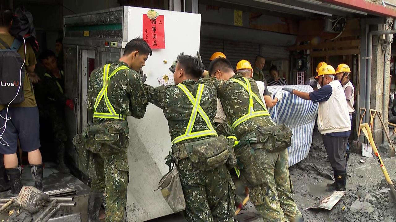 三軍統帥下令！授權國軍官兵獲村里長共識　可進入花蓮民宅清理家園