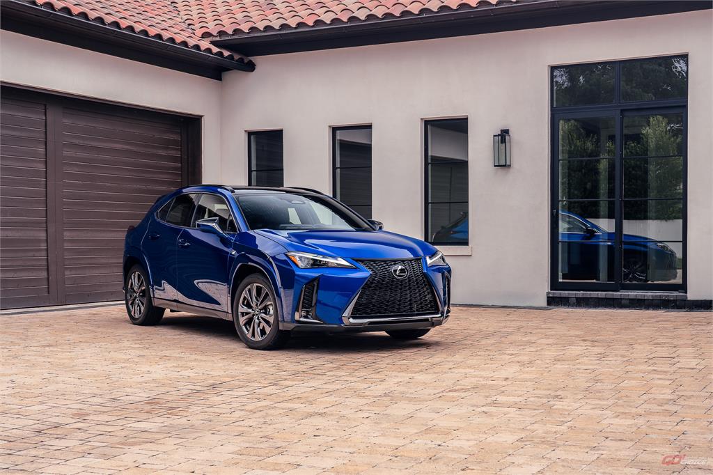 Lexus UX 300h 149.9 萬起採雙車型抵港發表！