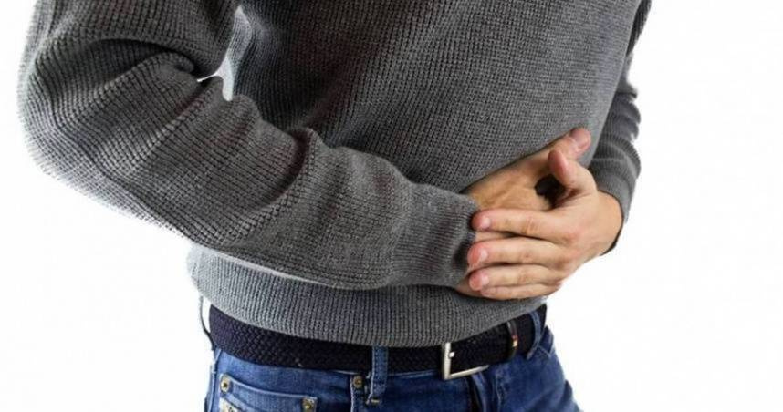 常嗆到以為胃食道逆流！男檢查已肺癌3期　醫揭3身體求救信號