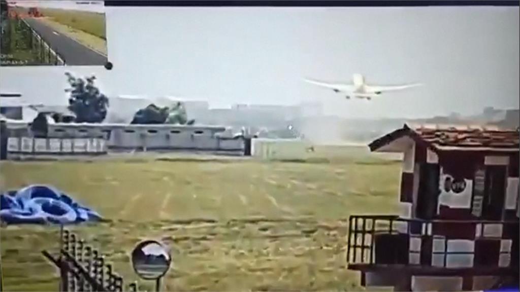 起飛前換座位！　印航空難「唯一生還者」跳機活命