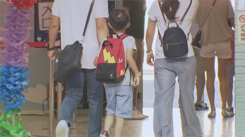 春節放長假「安親班學費照繳」合理？老師「直白回1句」新手媽愣：我太天真