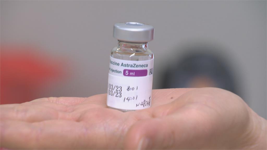 自費AZ疫苗21日開打　北市醫學中心預約爆滿