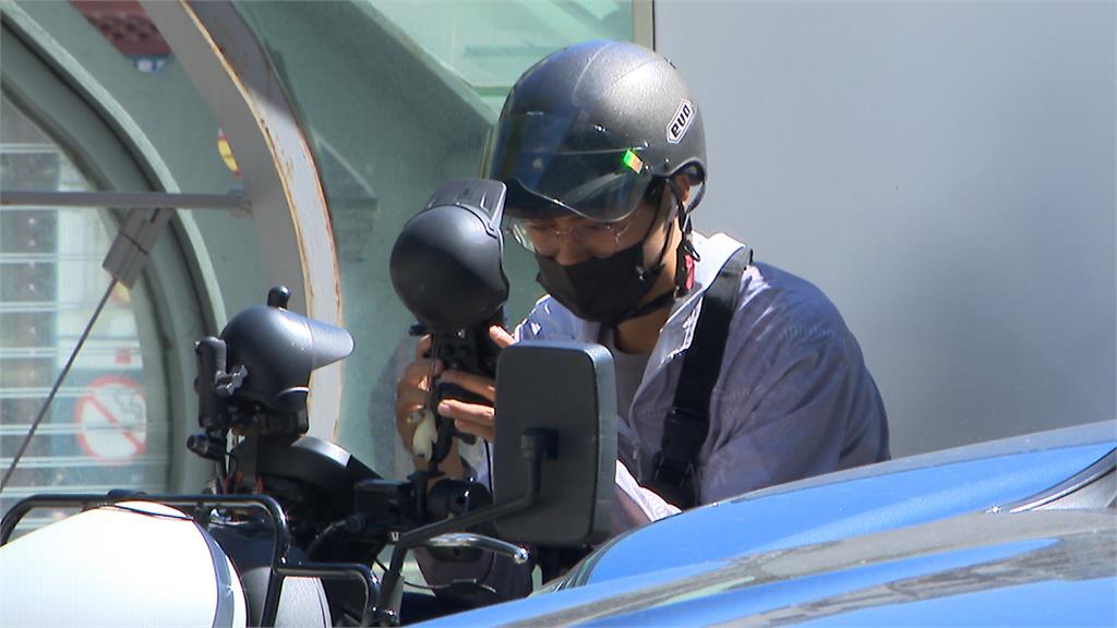 騎士注意！　路邊停車看手機　「少這一步驟」　噴千元罰單