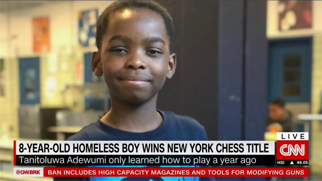 8歲難民小男孩學棋一年 奪紐約西洋棋賽冠軍