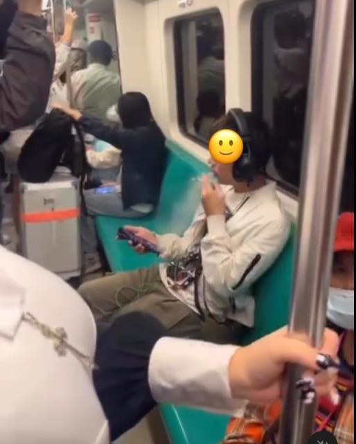 快新聞／素質堪憂！高雄捷運男乘客「車廂內抽菸」旁人傻眼　罰單金額曝光