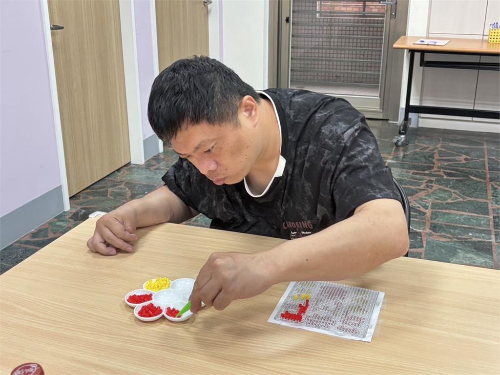 身障工友退休陷低潮　社會局：社工陪伴重拾人生笑容