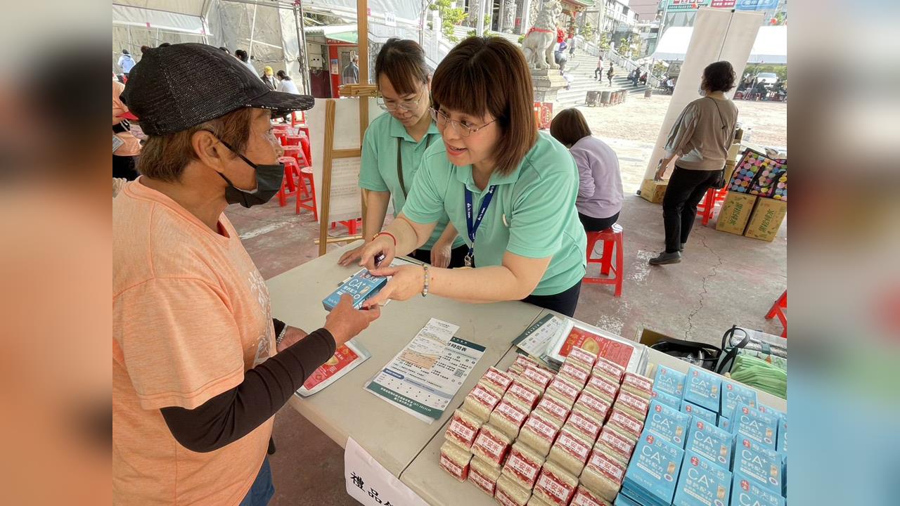 重仁骨科醫院攜手高雄三鳳宮， 梁峻銘院長領軍走入社區，守護在地長輩行動力