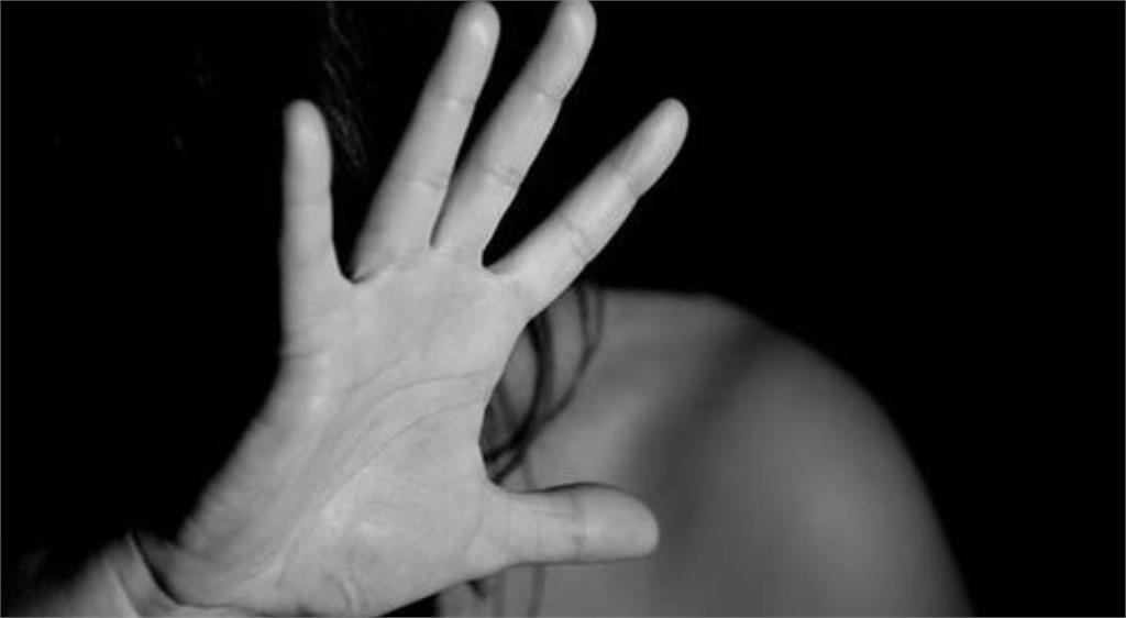 快新聞／離譜！噁男找高中學妹性交、持249部性影像　竟有機會「免坐牢」