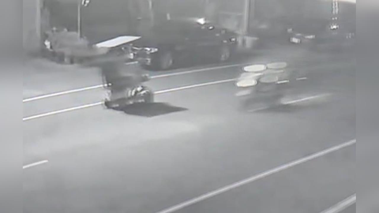 雲林翁半夜騎車外出驚悚車禍　遭酒駕迎面撞推行百米傷重亡