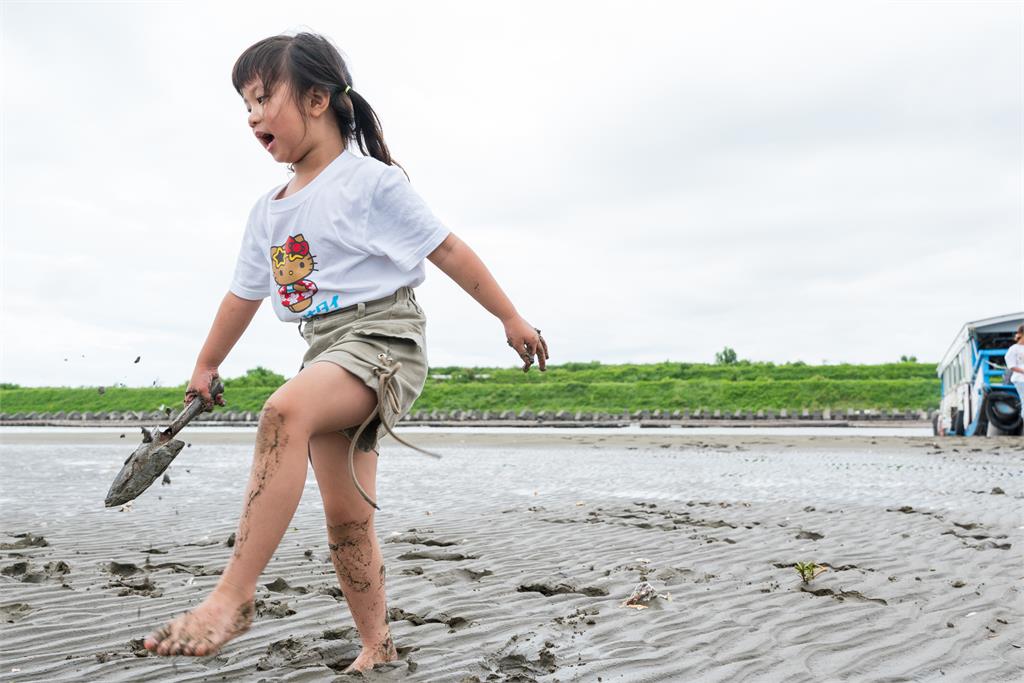 暑假揪小觀察家玩海趣！嘉義縣推出「生態探險觀察家」親子二日遊