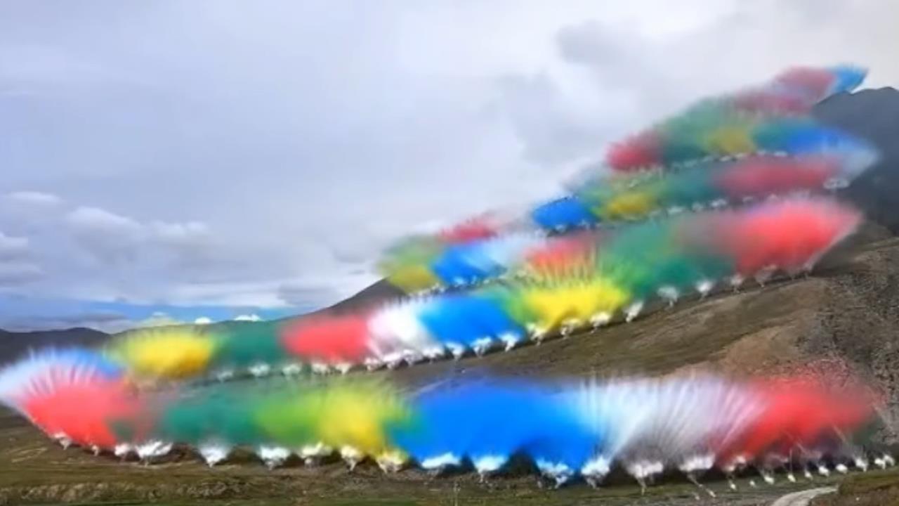 有片/喜馬拉雅山搞「爆破巨龍煙火秀」炸山片翻車!中國藝術家致歉「官方出手了」