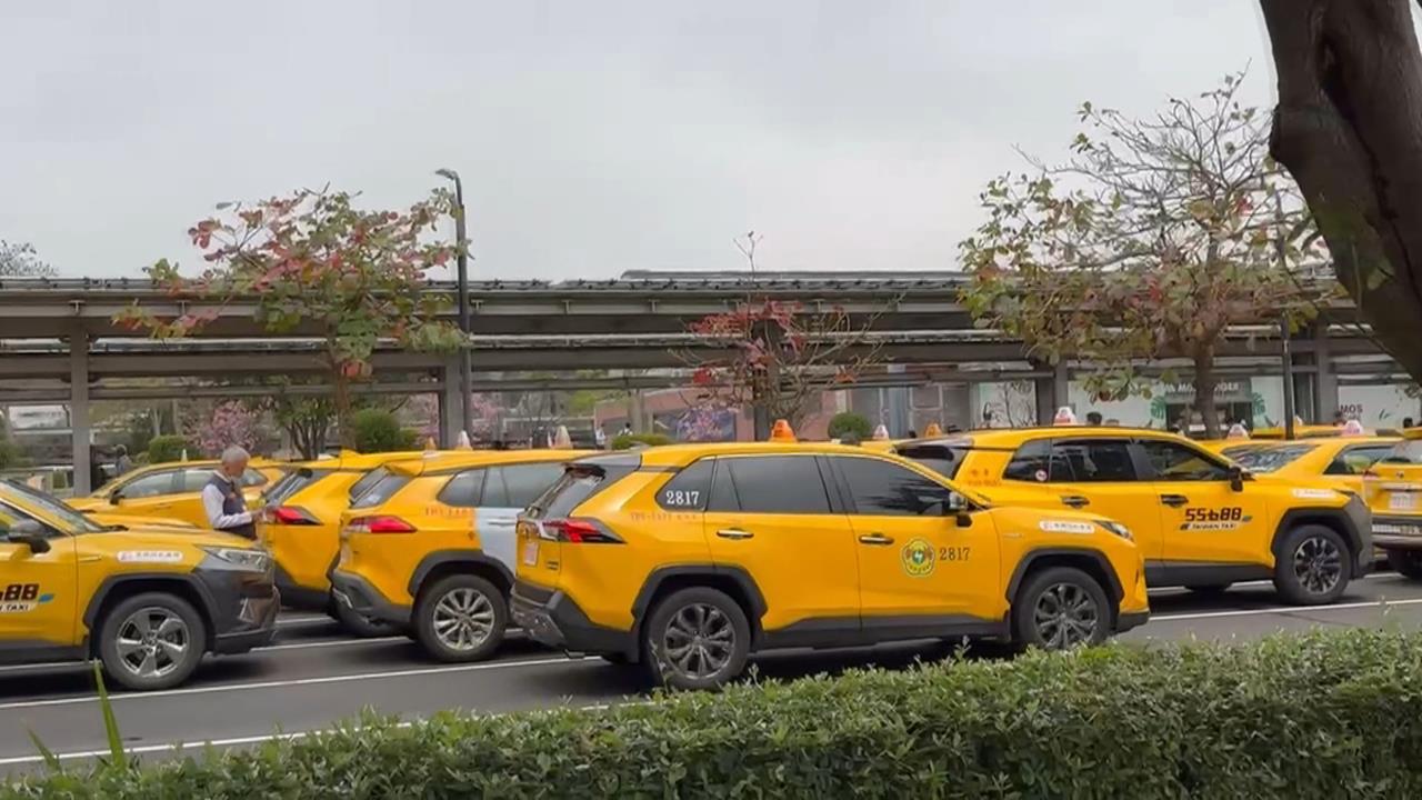 快新聞／載客遇到女色狼！竟脫比基尼問「要不要抓一下」　運將驚人舉動曝光