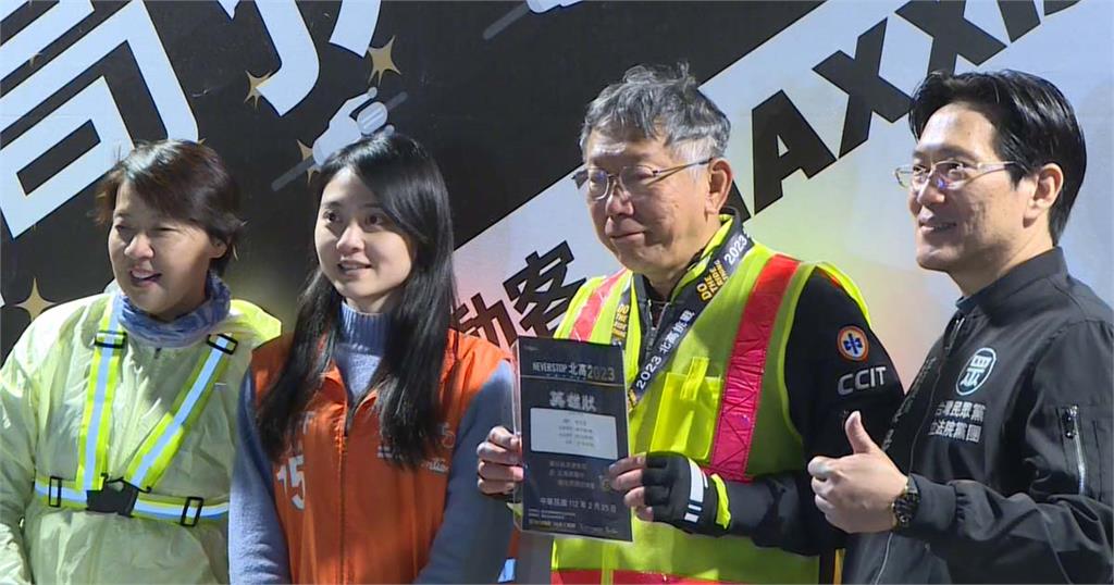 快新聞／柯文哲騎單車挑戰一日北高今晨3:18抵高雄　直呼冷到全身不正常