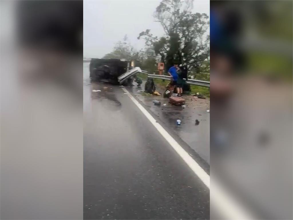 快新聞／驚！嘉義忠和國中棒球隊國3翻車　7名學生、1教練緊急送醫