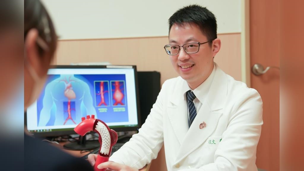 關鍵血管阻塞 「複合式冠脈血流重建」搶救可逆心肌!胸悶、呼吸喘應留意