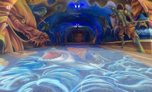 隱藏版景點！　媽祖隧道3D立體彩繪海底魚躍牆面