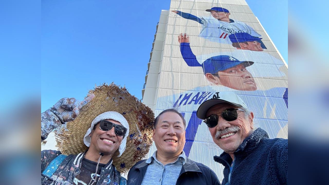LA新地標！大谷翔平躍12層樓飯店壁畫　辜仲立耗時2年打造、搭吊車搶先看