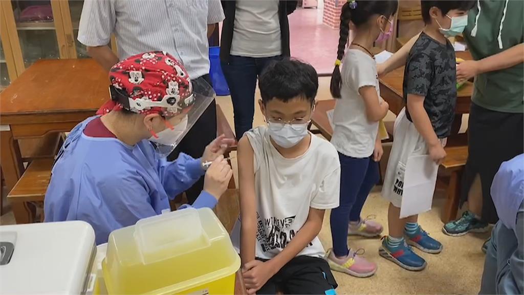 台中兒童疫苗開打首日　3校僅33名學童接種