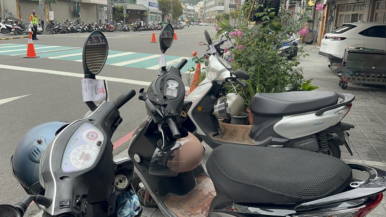 4567份皮蛇疫苗補助搶翻天！代排、違停亂象頻傳