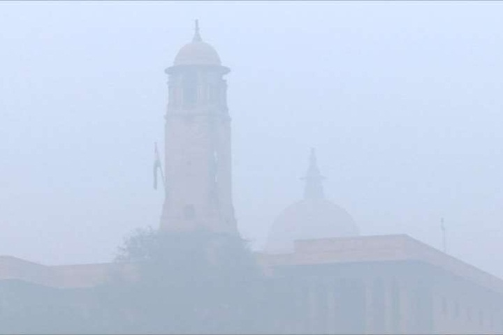 印度空汙嚴重 新德里禁止汽車進入市區三天