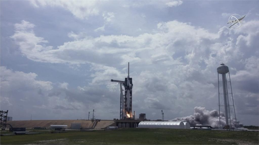 SpaceX「獵鷹九號」成功對接太空站 吹響美俄太空競爭號角
